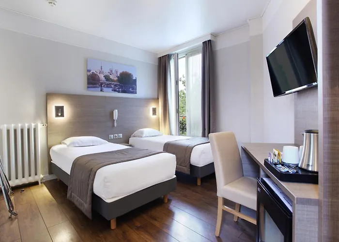 Lux Picpus 3* Париж