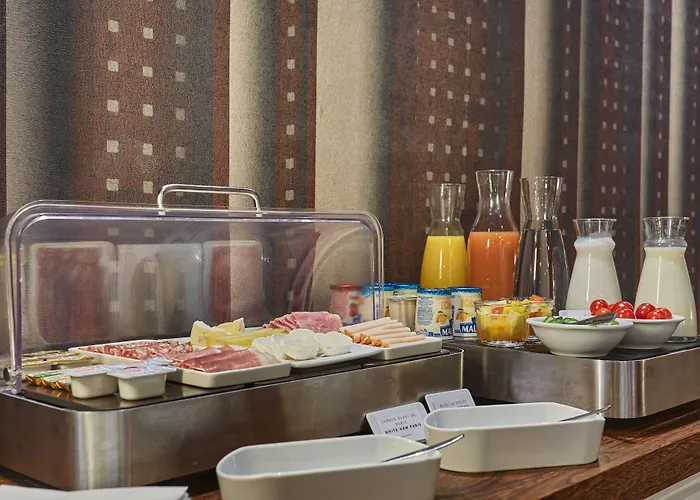 Lux Picpus 3* Париж