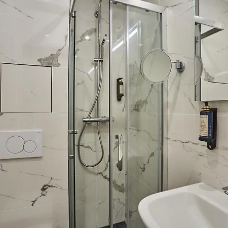 Lux Picpus ホテル パリ