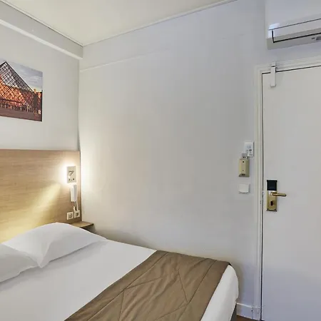 Lux Picpus 3* パリ