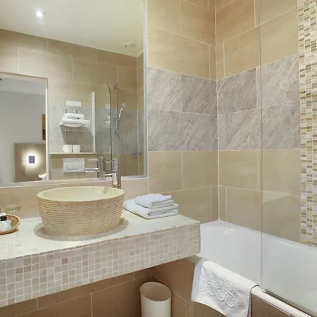 ホテル Lux Picpus パリ