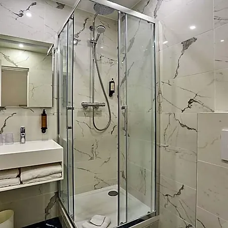 Hotel Lux Picpus Paris