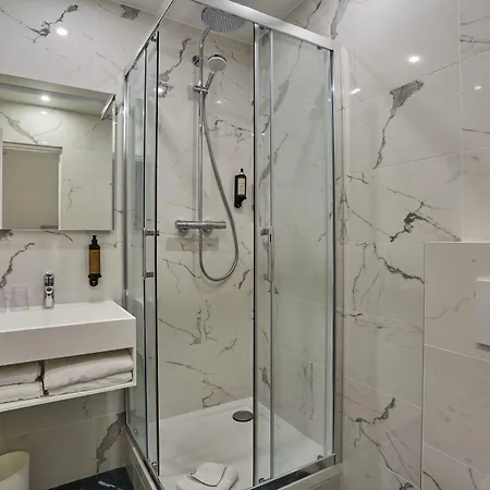 Lux Picpus Hotel 3*