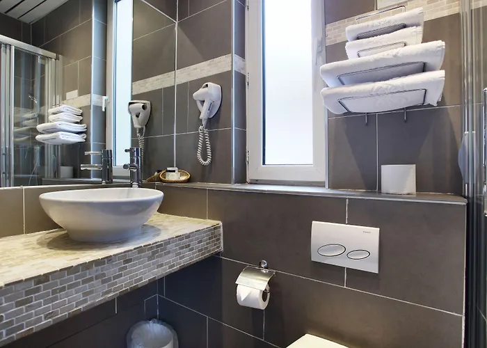 호텔 Lux Picpus 3*