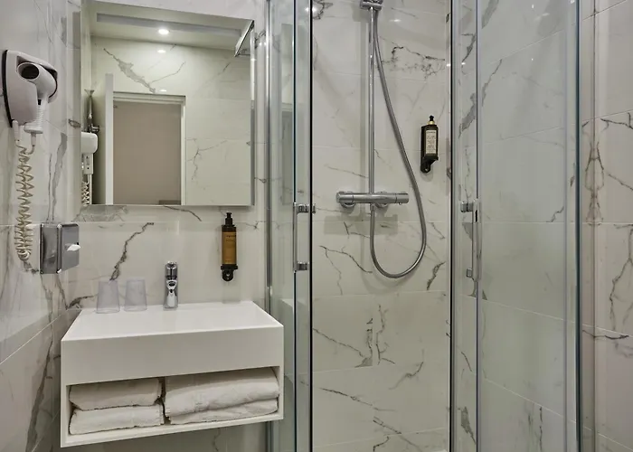 Hotell Lux Picpus 3*